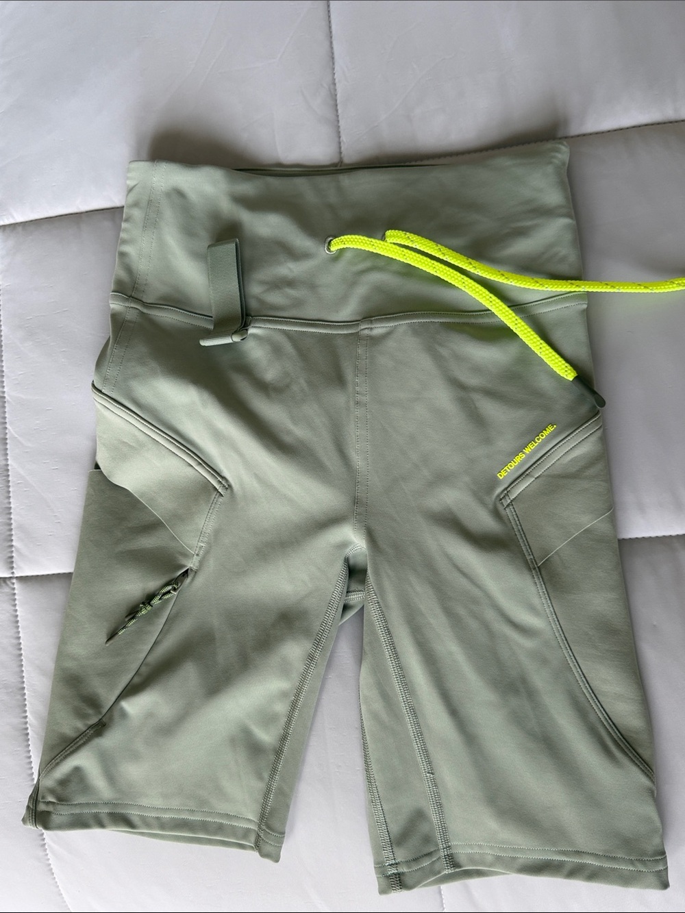 lululemon athletica Women’s Sage Green Jogger Shorts with Neon Drawcord. NWOT
